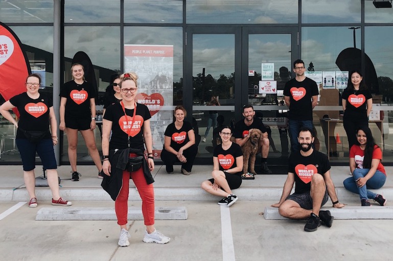 World's biggest garage sale team