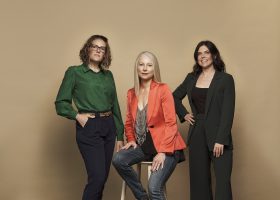 ALIAVIA Ventures founder Marisa Warren (centre) with Neighbourlytics cofounders Jessica Christiansen-Franks and Lucinda Hartley